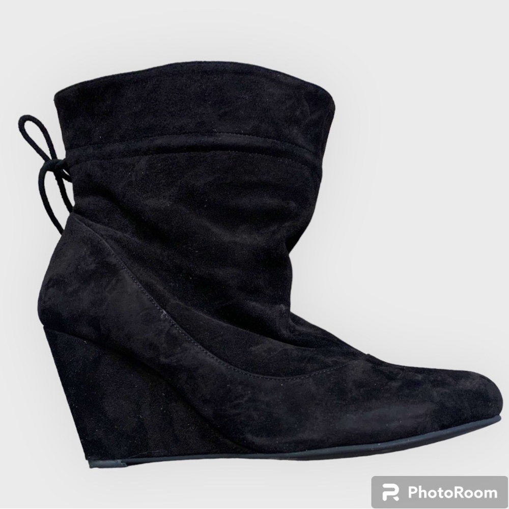 BCBG Generation Wessy Black Suede Wedge Ankle Slouch Boot/Bootie Size 8.5 In Box
